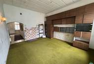 Sanierungsbedürftige 3-Zimmerwohnung mit Möglichkeit zur Umgestaltung beim Erich-Auer-Park