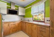 Modernes Einfamilienhaus mit Pool und Photovoltaik