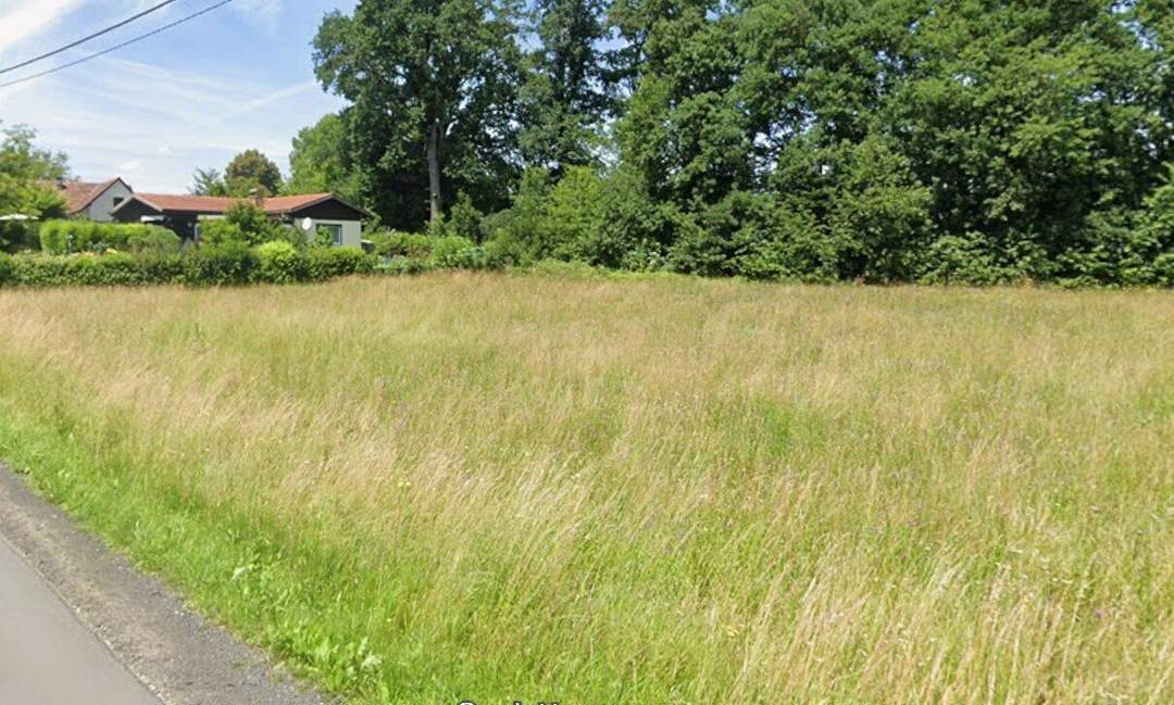 Baugrundstück mit Potenzial samt kleinem, angrenzenden Freilandgrundstück - beim Baugrund ist freier Baustil erlaubt!