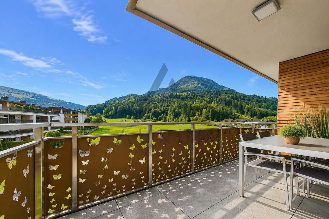 Miete: Neuwertige, möblierte 3-Zimmer-Wohnung mit Bergblick