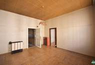 Sanierungsbedürftige 2-Zimmer-Altbau mit Potenzial