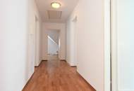 Gepflegter Jugendstilaltbau mit Nebengebäude auf großem Grundstück mit Swimmingpool in Berndorf