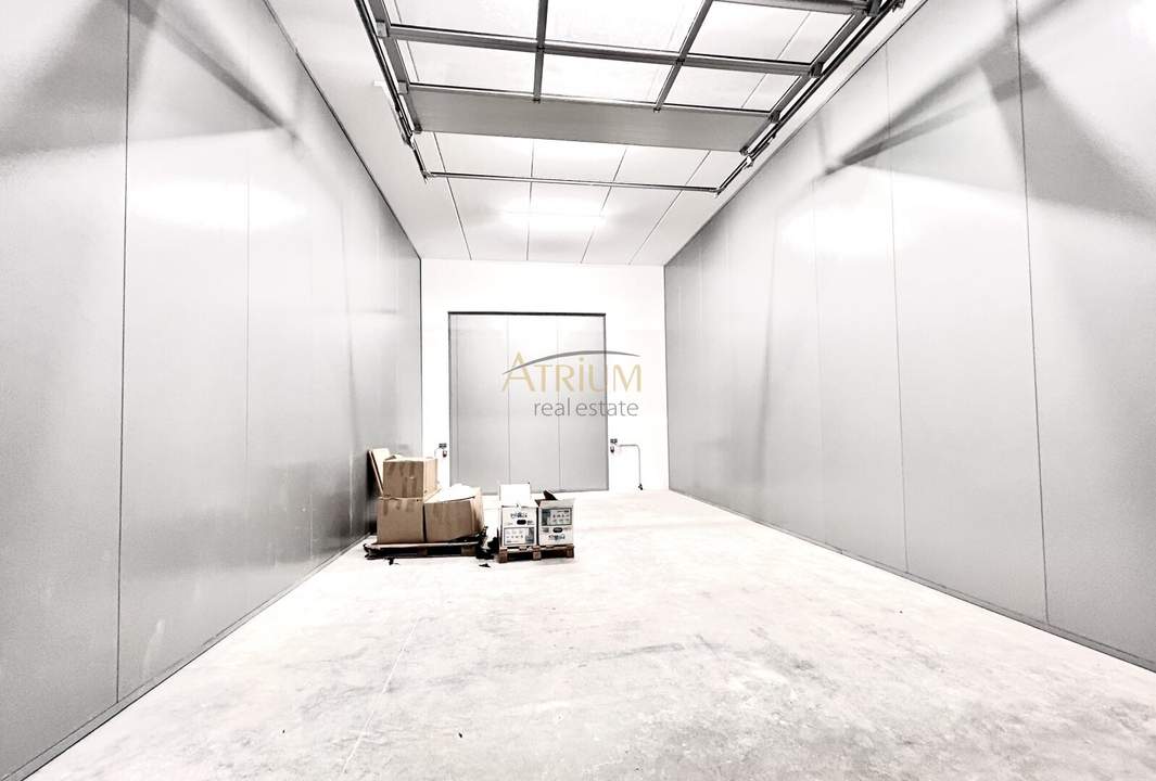 Hochwertige Ziegelmassivhalle inkl. laufender Mieteinnahmen direkt an der B17.