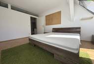 Großzügige 3-Zimmer-Wohnung mit Carport in denkmalgeschütztem Altbau