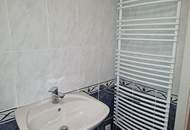 NASCHMARKT-NÄHE, 62 m2 Dachgeschoß, 2 Zimmer, Küche, Wannenbad, Parketten, U4-Nähe, Kettenbrückengasse