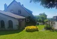 CHARMANTES KLEINOD MIT GEPFLEGTEM GARTEN UND SEEBLICK