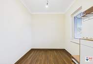 Stilvolle Villa mit gepflegtem Garten und großzügiger Garage