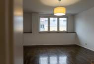 Zentral begehbare DG-Maisonette-Wohnung mit Freifläche auf Wohnebene und Dachterrasse