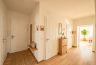 Modern gestaltete Altbauwohnung mit großzügigem Wohnbereich und südseitigen Außenflächen