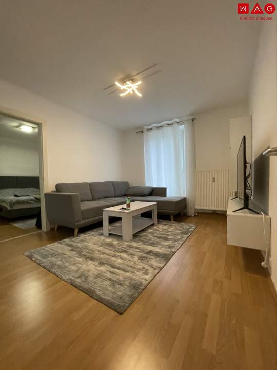 Sonnige Wohlfühlwohnung in Steyr mit Grünblick: perfekt geschnittene Räume, modernes Bad &amp; top Verkehrsanbindung – ideal für Singles, Paare oder kleine Familien mit Anspruch auf Lebensqualität und gepflegte Umgebung.