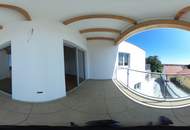 Modern Wohnen mit Balkon, Seeblick und Abstellplatz