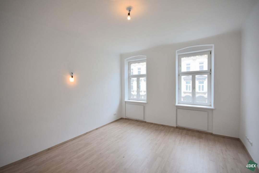 Erstbezug nach Sanierung | Altbaubüro mit Stil