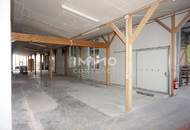 Große Lagerhalle auch beheizbar und Nebentrakt mit 740 m² Nutzfläche (Einfahrtstor 350x470) Industrieboden.