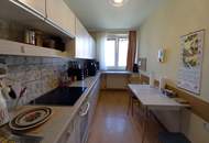 Charmante, ruhig gelegene 3 Zimmer-Wohnung, zentral begehbar, mit Balkon - WG geeignet