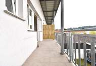 Sonniges Mini-Apartment mit Badezimmer und Balkon in zentraler Lage! Nähe BMW, SKF!!!