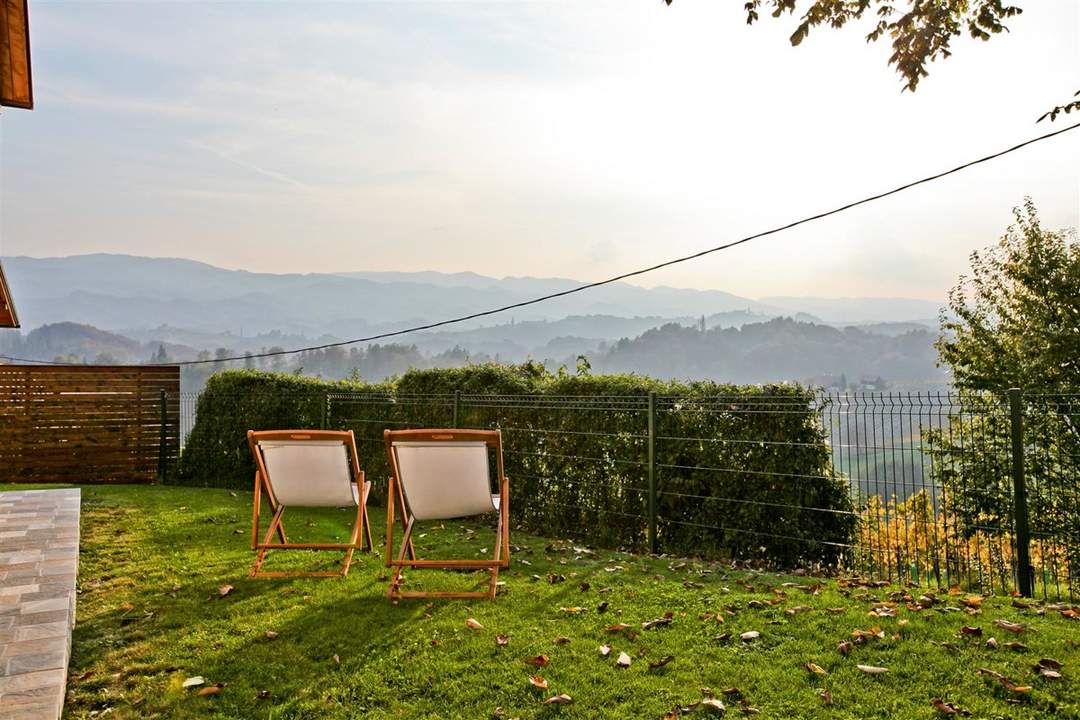 Haus Loni an der Südsteirischen Weinstraße zu Österreich-auf slowenischer Seite!