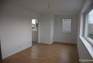 Lichtdurchflutete Doppelhaushälfte - Erstbezug mit Garten, Balkon und Carport