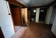 Sanierungsbedürftiges Haus auf großem Grundstück! Erwecken Sie es aus dem Dornröschenschlaf!