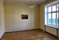 Charmante Villa mit weitläufigem Garten, Wintergarten & vielseitigen Wohnbereichen