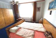 Geräumiges Mehrfamilienhaus mit großem Garten, sowie ehemaligen kleinen Geschäftslokal neben Bahnhof