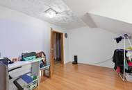 Investment-Tipp: Attraktives Mehrparteienhaus mit drei Wohneinheiten in Haschendorf!