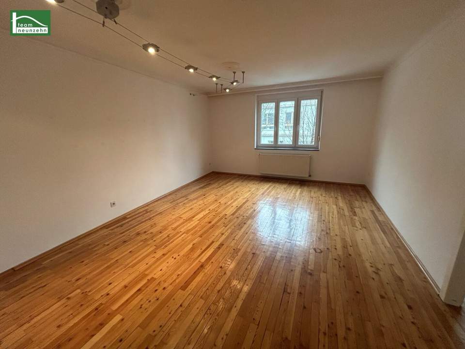 Sehr gutes Preis-Leistungsverhältnis! Gebrauchte Neubau-Wohnung mit perfektem Grundriss in Top Lage! Getrennt begehbar! U Bahn nur 350m entfernt!