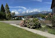 Baugrundstück, völlige Ruhelage, mitten im Grünen, Berg- u. Panorama-Blick, Feldkirch-Tisis, direkt ans Naherholungsgebiet grenzend, gigantische Sonnenuntergangs-Stimmung, in 6 Minuten per PKW ins Stadtzentrum Feldkirch, Bus-Station in 50 m.