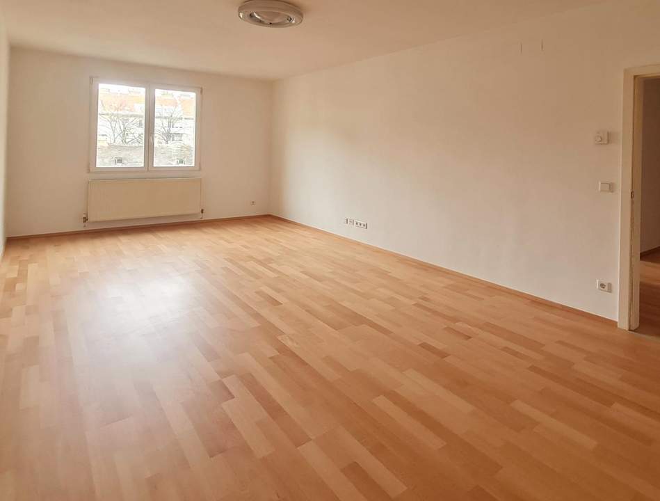 "Licht, Ruhe, Raum: Charmante 2-Zimmer-Wohnung im Innenhof"