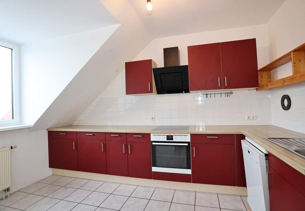 Lichtdurchflutete 4-Raum-Eigentumswohnung mit sonniger Loggia und TG-Stellplatz