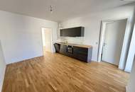 Das ist einzigartig! - Top 2,5 Zimmer Altbauwohnung mit Balkon und 32 m² Dachterrasse!