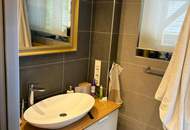 Zwei Häuser, ein Grundstück: Ihr neues Zuhause mit laufenden Mieteinnahmen