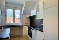 "Lebensqualität im Zentrum – helle 2-Zimmer-Wohnung mit Süd-West-Balkon!"