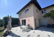 Tolles Zweifamilienhaus mit Einliegerwohnung, sonniger Terrasse, Keller, Doppelgarage und Pool!