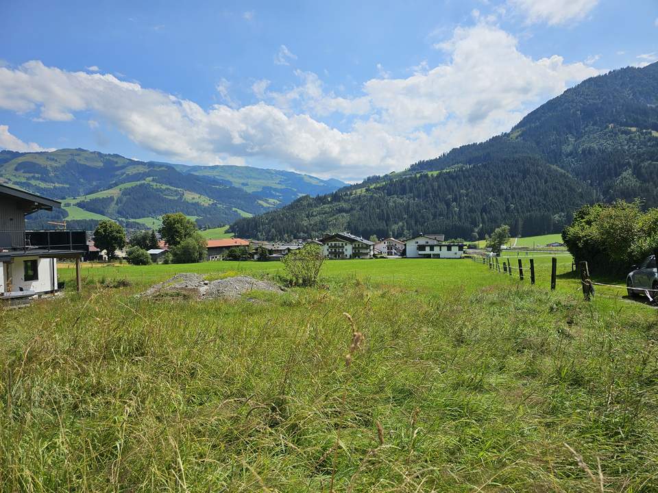 Baugrundstück mit Baugenehmigung in sonniger Ausblicklage