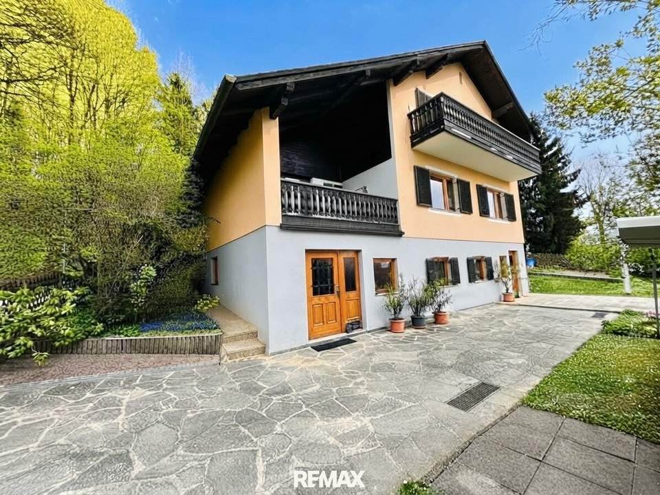Ihr neues Zuhause mit traumhaftem Weitblick! Geräumiges Einfamilienhaus in ruhiger Lage!