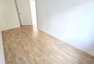 Hier rauscht kein Verkehr, nur die Blätter im Hof! TOP saniert + Hofseitige Terrasse + Viel Grün + Viel Lebensqualität + Absolute Ruhelage + Ideale Raumaufteilung! Besser geht´s nicht! Nicht lange zögern...