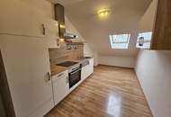 Sofortbezug: Sonnige DG Wohnung