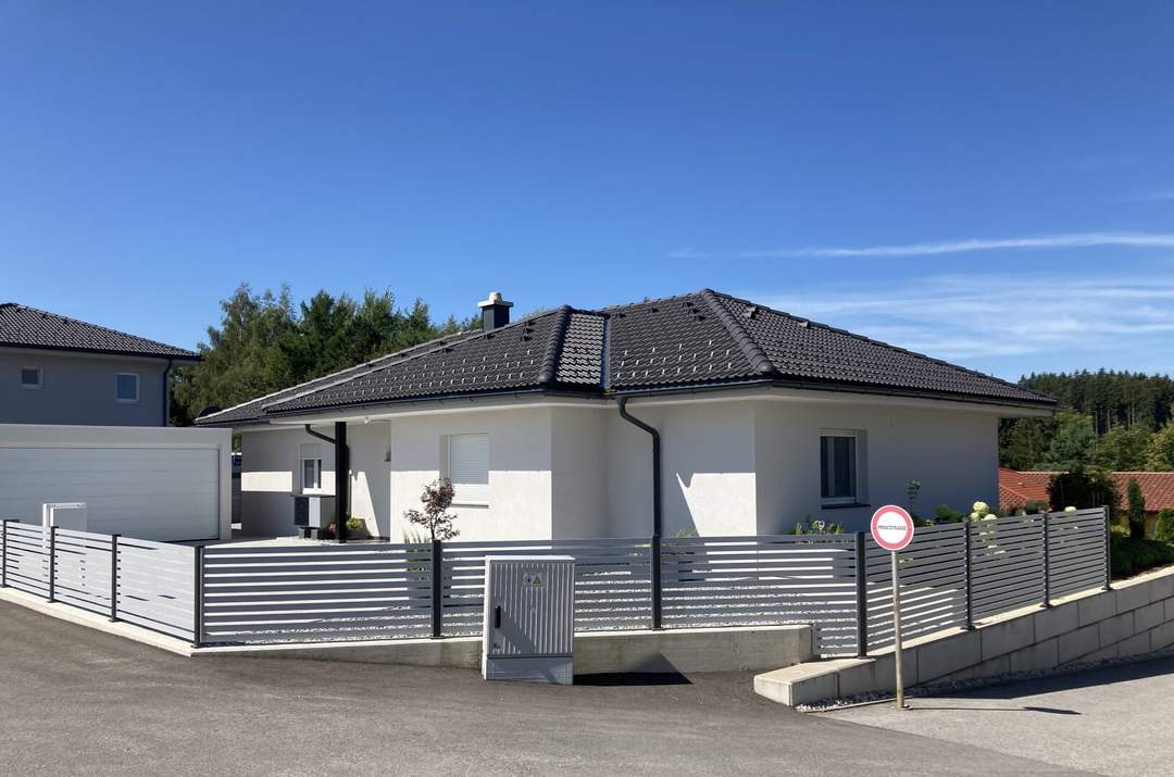 NEUWERTIGER BUNGALOW - TOP GEPFLEGT - ruhige Siedlungslage – 982 m² Grundstück