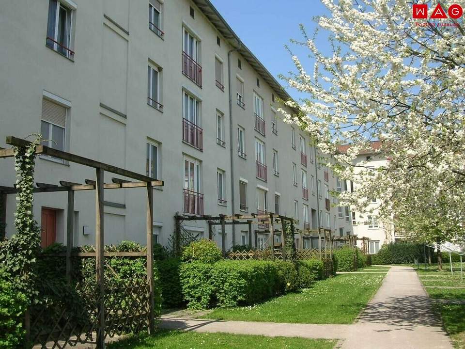 Wohnen in Leonding: Helle 3-Zimmer-Wohnung (80,81 m²) mit Loggia &amp; Carport im letzten Stockwerk (03.OG) – ab 01.06.2026 Verfügbar! WOHNUNG WIRD IM MAI 2026 NOCH SANIERT!