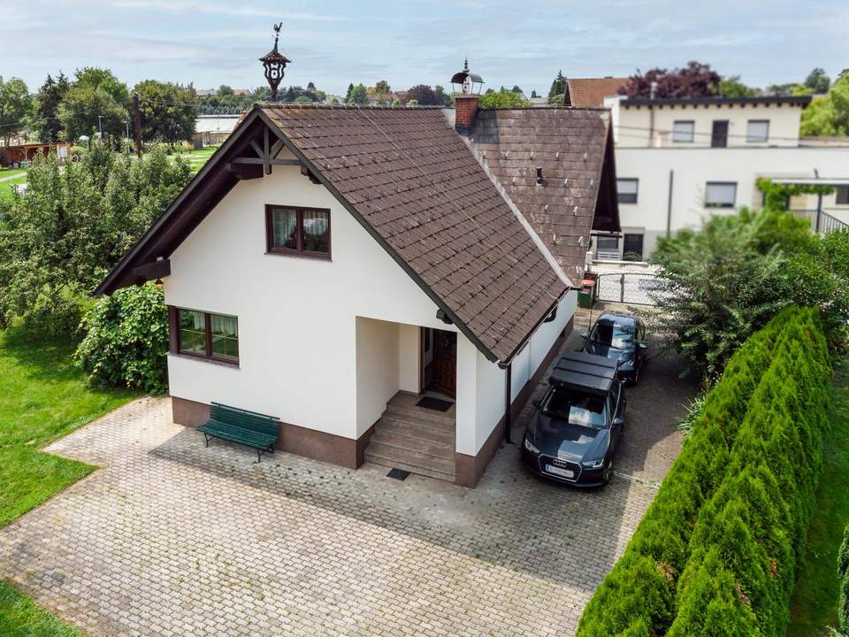 Einfamilienhaus mit Nebengebäude in Feldkirchen bei Graz