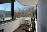 Großzügige Wohnung mit Loggia, Swimmingpool und Garagen in top Lage