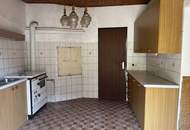 Zwei stark renovierungsbedürftige Häuser mit Garten und Garage in Mehrparteienhof in Rechnitz