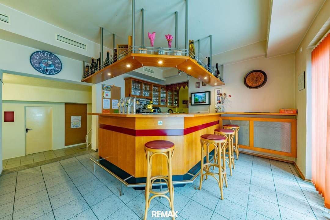 GEWERBEFLÄCHE MIT WOHNUNG IN ZIERSDORF SUCHT NACHFOLGER! Auch als BÜRO ODER PRAXIS!