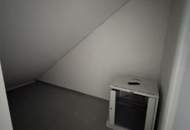 Therapieräume/ Yogastudio/ Atelier: Absolutes Lichtjuwel im Dachgeschoss zur Vermietung