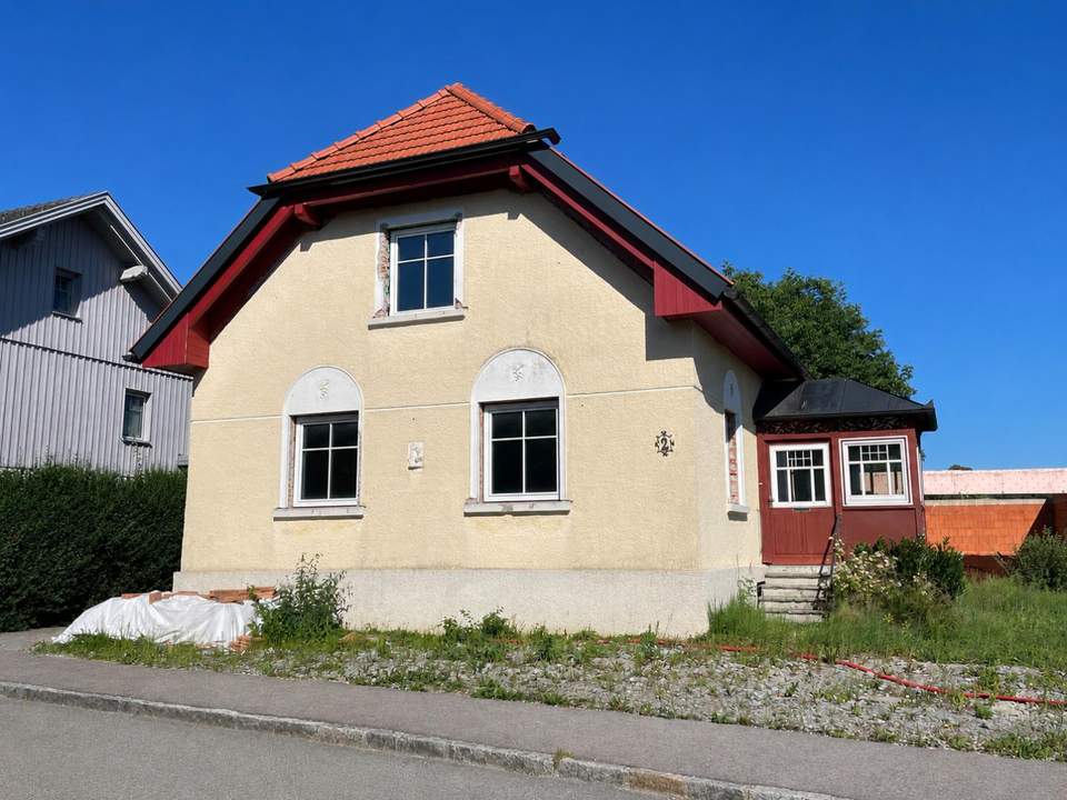 ***OPEN HOUSE Dienstag, 18. August 2026 von 16 - 18 Uhr*** Zentral gelegenes Wohnhaus in Andorf
