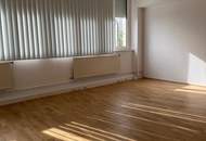 ca. 295 m² Büroflächen mit 24 m² Kleinlager Nähe U6 zu mieten