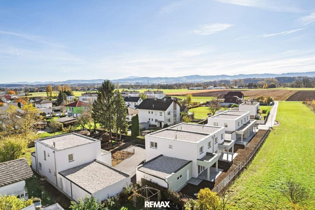 Erstbezug: Exklusive Doppelhaushälfte mit Terrasse &amp; großer Doppelgarage – Top 4
