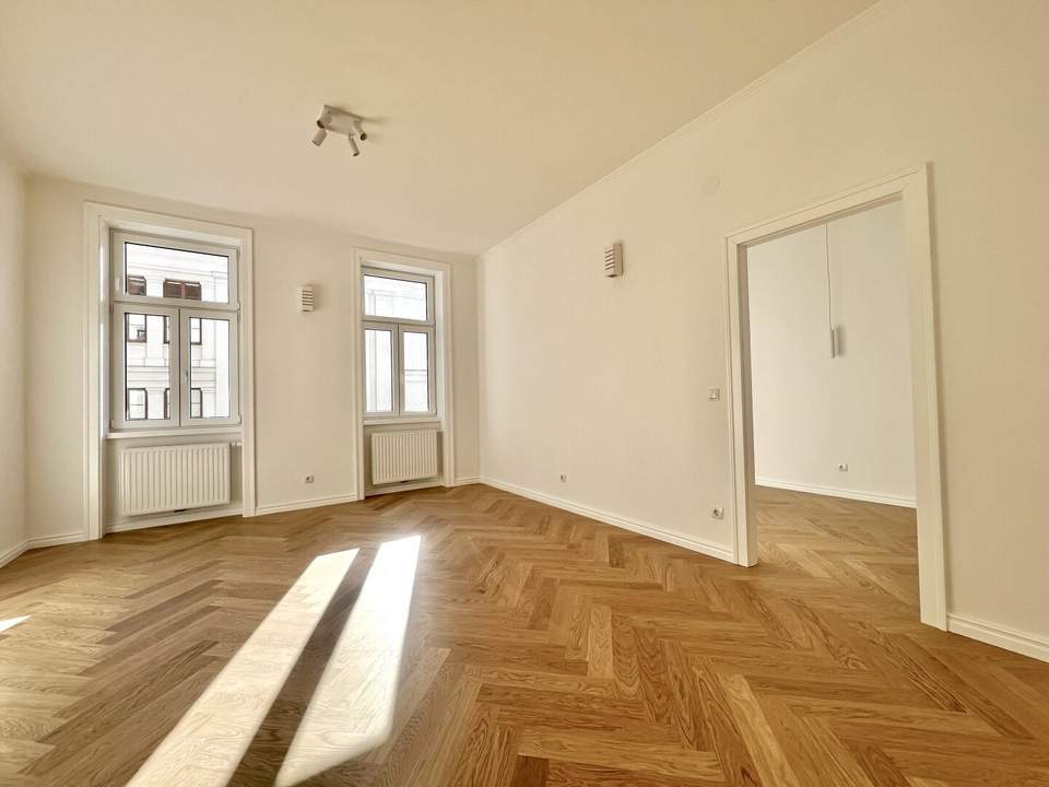 Erstbezug: helle Altbauwohnung mit gutem Grundriss!