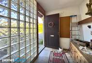 Bungalow mit zwei Wohneinheiten auf rund 1.800 m² großem Grundstück in Seewalchen am Attersee