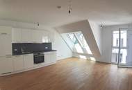 Helle 2-Zimmer-Dachgeschosswohnung mit Terrasse - in der Koloniestraße